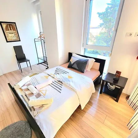 Apartment 'kompleksi Kontakt' 21 Dhjetori *