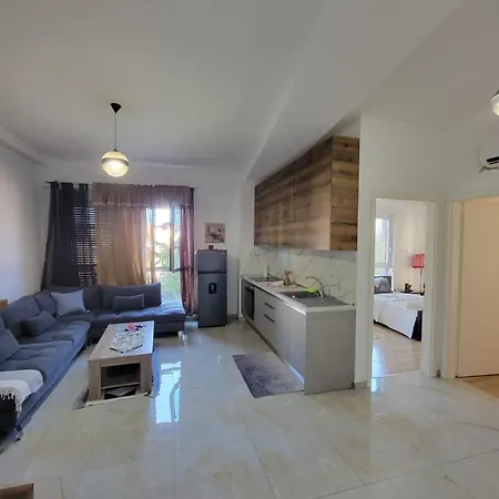 'kompleksi Kontakt' 21 Dhjetori Apartment