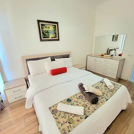 'kompleksi Kontakt' 21 Dhjetori Apartment Tirana